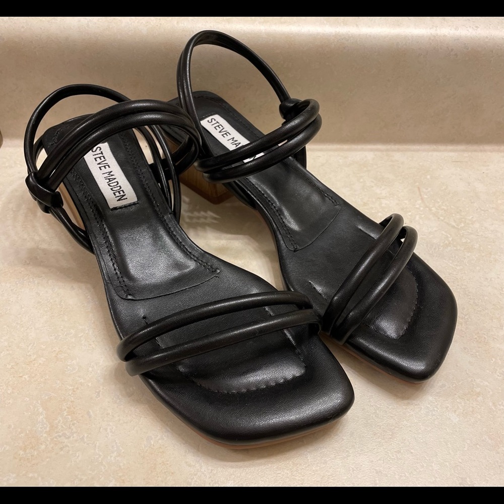 Steve Madden sandal with block heel